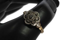Roosdiamanten antieke entourage 14 karaats gouden ring zilveren zetting
