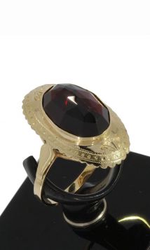 Granaat vintage ring 14k goud versierde omlijsting