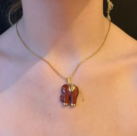 Olifant agaat antieke ketting hanger met 14 karaats gouden lijf