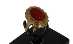 Bloedkoraal cabochon 14 karaats geelgouden vintage ring